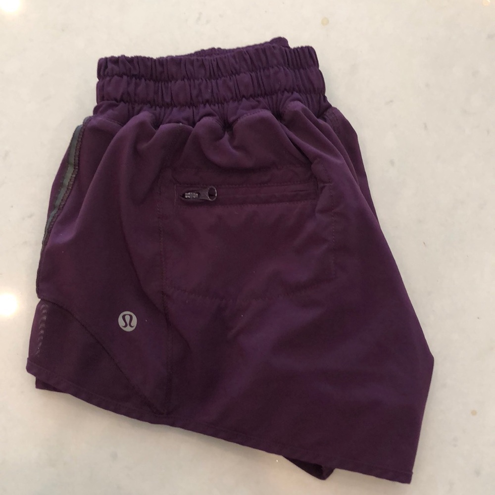 LULULEMON 2.5” INSEAM SHORTS